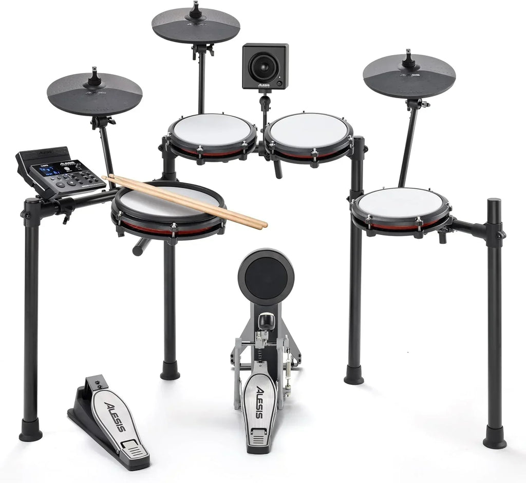 Alesis Nitro Max Kit - Kompaktowy elektroniczny zestaw perkusyjny z cichymi naciągami siatkowymi, dwustrefowym padem werbla 10", Bluetooth, +440 brzmień BFD, Drumeo, USB MIDI, pedałem stopy