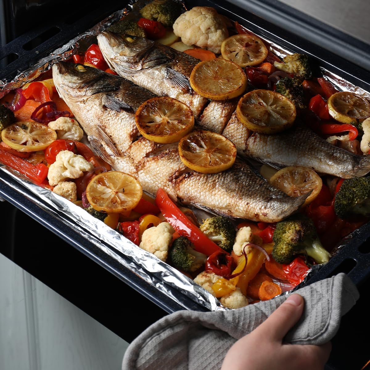 Piekarnik do zabudowy Cecotec Multifunción Bolero Hexa AF319000 Inox A 3800W, pojemność 133L, 11 funkcji z Airfryer Master, Pizza Master, Steam Assist, Steam EasyClean, 3D Cooking, Defrost