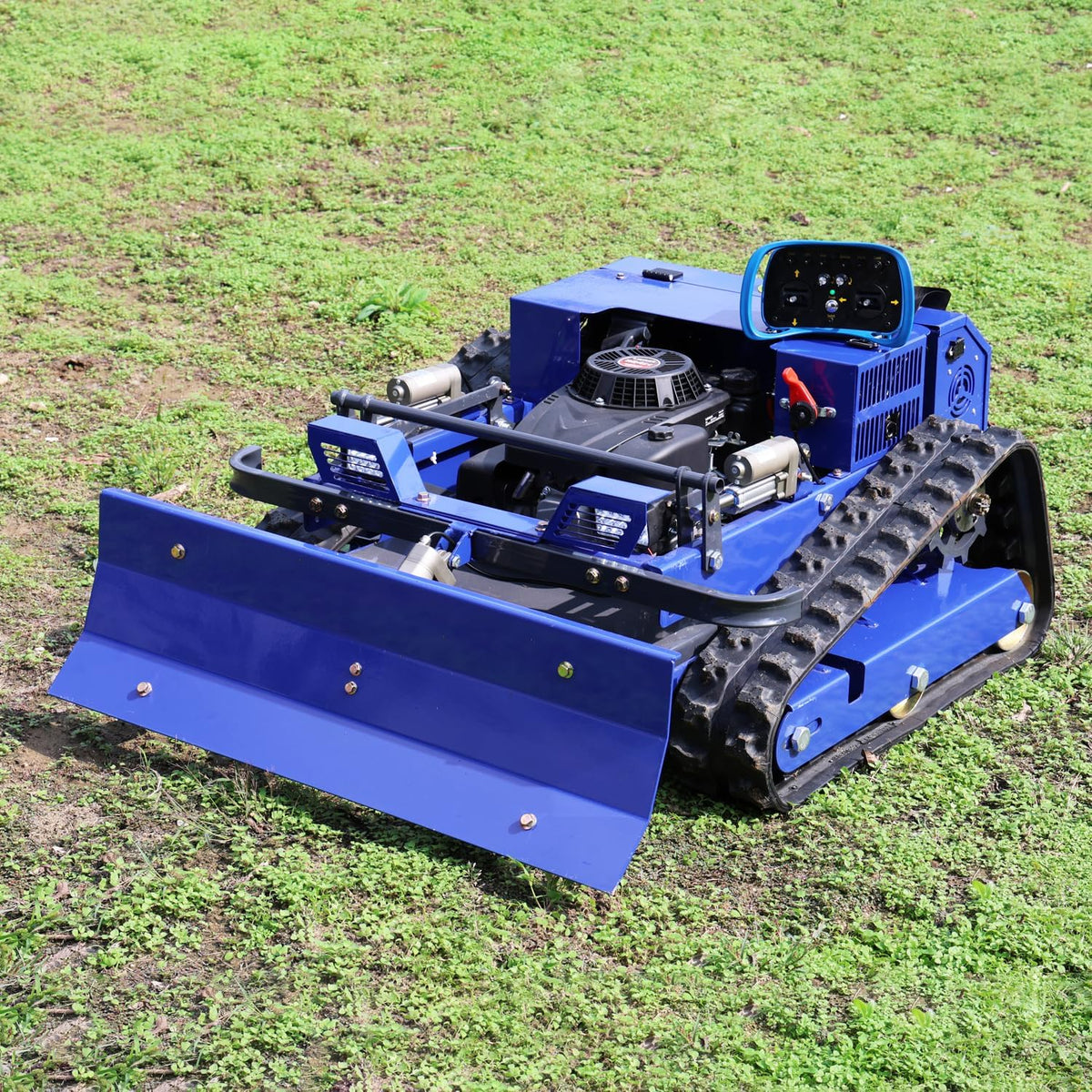 Robot Kosiarka, Kosiarka sterowana radiowo na gąsienicach – Wyposażona w lemiesz śnieżny – Hybryda 4x4 olejowo-elektryczna – do nierównego i nieoczyszczonego terenu