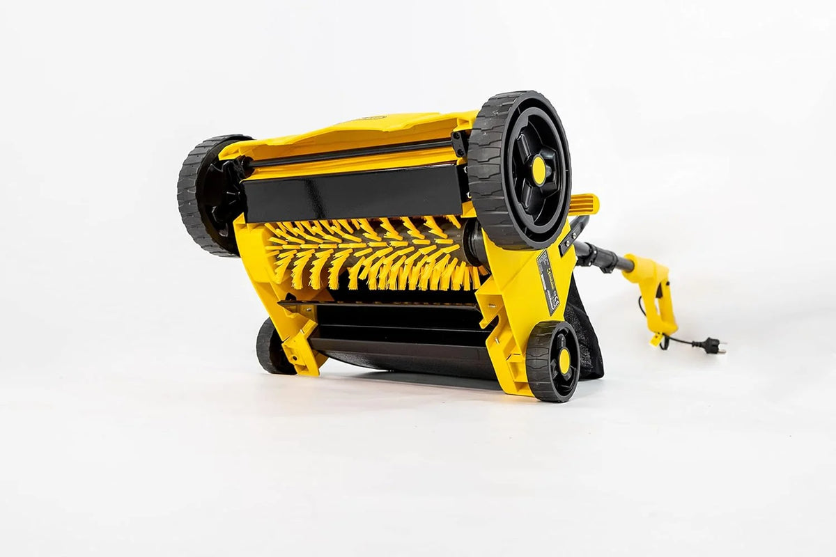 Garland Roll&Comb 502E-V19 - Elektryczna szczotka/zamiatarka do sztucznej trawy, podłączana do sieci - moc 1600 W, waga 15,6 kg, szerokość robocza 40 cm z regulacją wysokości. Worek na trawę o pojemności 40 l. Odpowiednia do powierzchni do 350 m2.