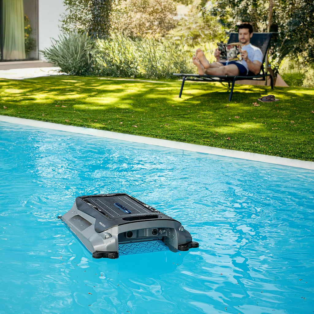 Robot do czyszczenia basenów Cecotec do powierzchni i linii wodnej Conga Pooldroid AquaSkater. Ładowanie słoneczne, 16h pracy, kosz 4,5L i filtr 187,5μm, nawigacja ultradźwiękowa