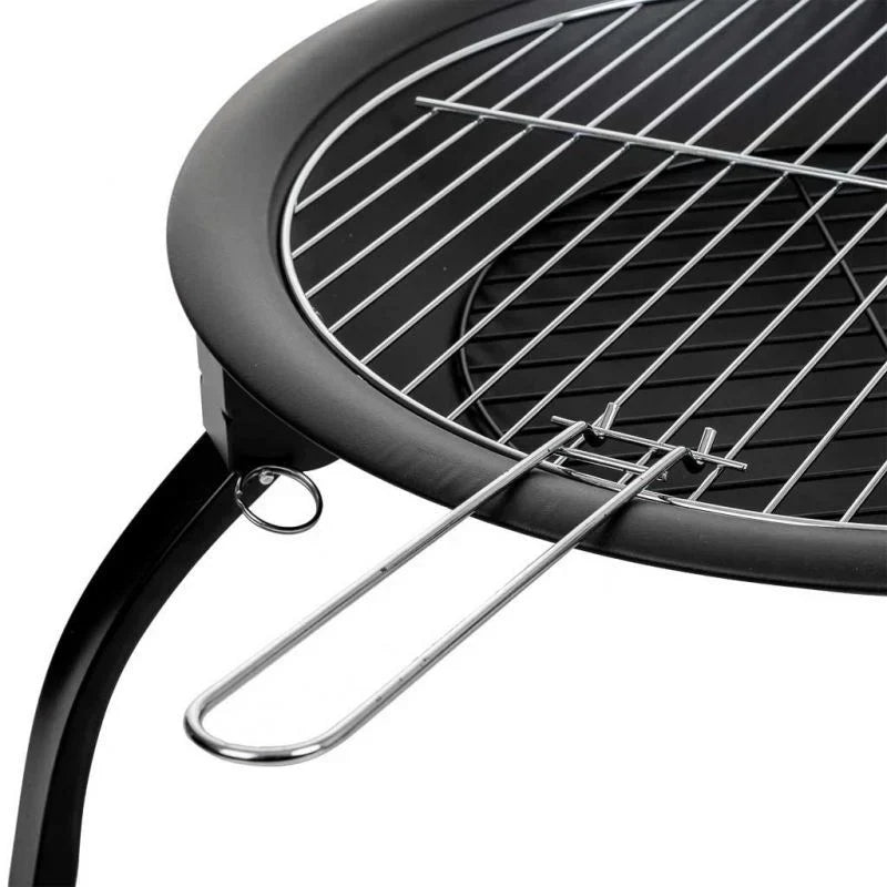 Czarny metalowy grill zewnętrzny z rusztem