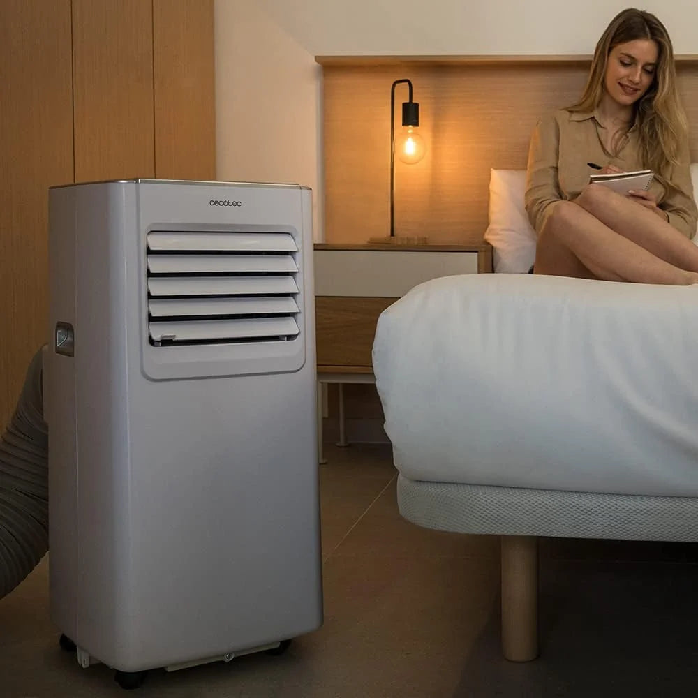 Przenóśny klimatyzator Cecotec z pilotem ForceClima 7100. 7000 BTU, niskie zużycie energii, wyświetlacz LED, 4 tryby, 2 prędkości, zasięg 15-20m2