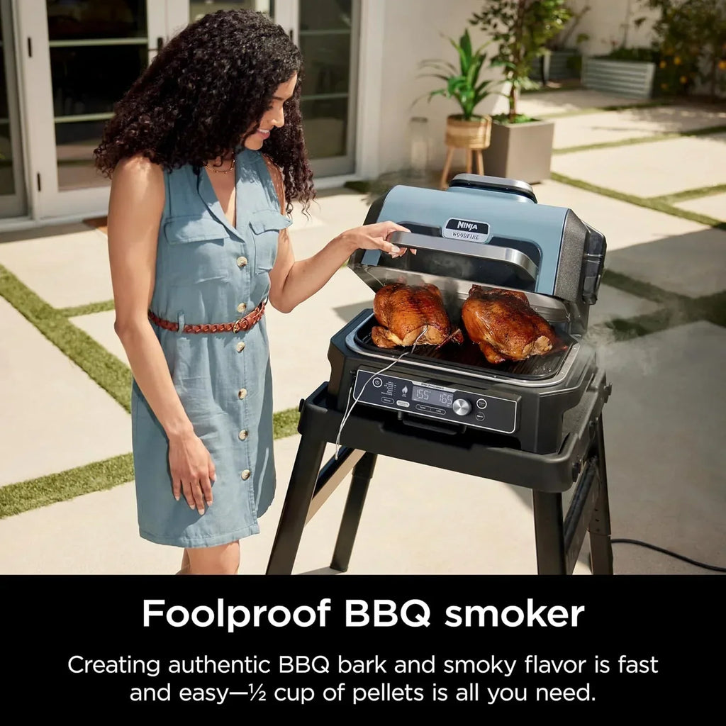Ninja Woodfire Pro XL Grill i Wędzarnia Zewnętrzna 4 w 1 z Termometrem, Grill Master, Grill Wędzarniczy, Frytkownica Beztłuszczowa Zewnętrzna, Piekarnik, Przenośny, Elektryczny, Ciemnoszary, OG850, 2026