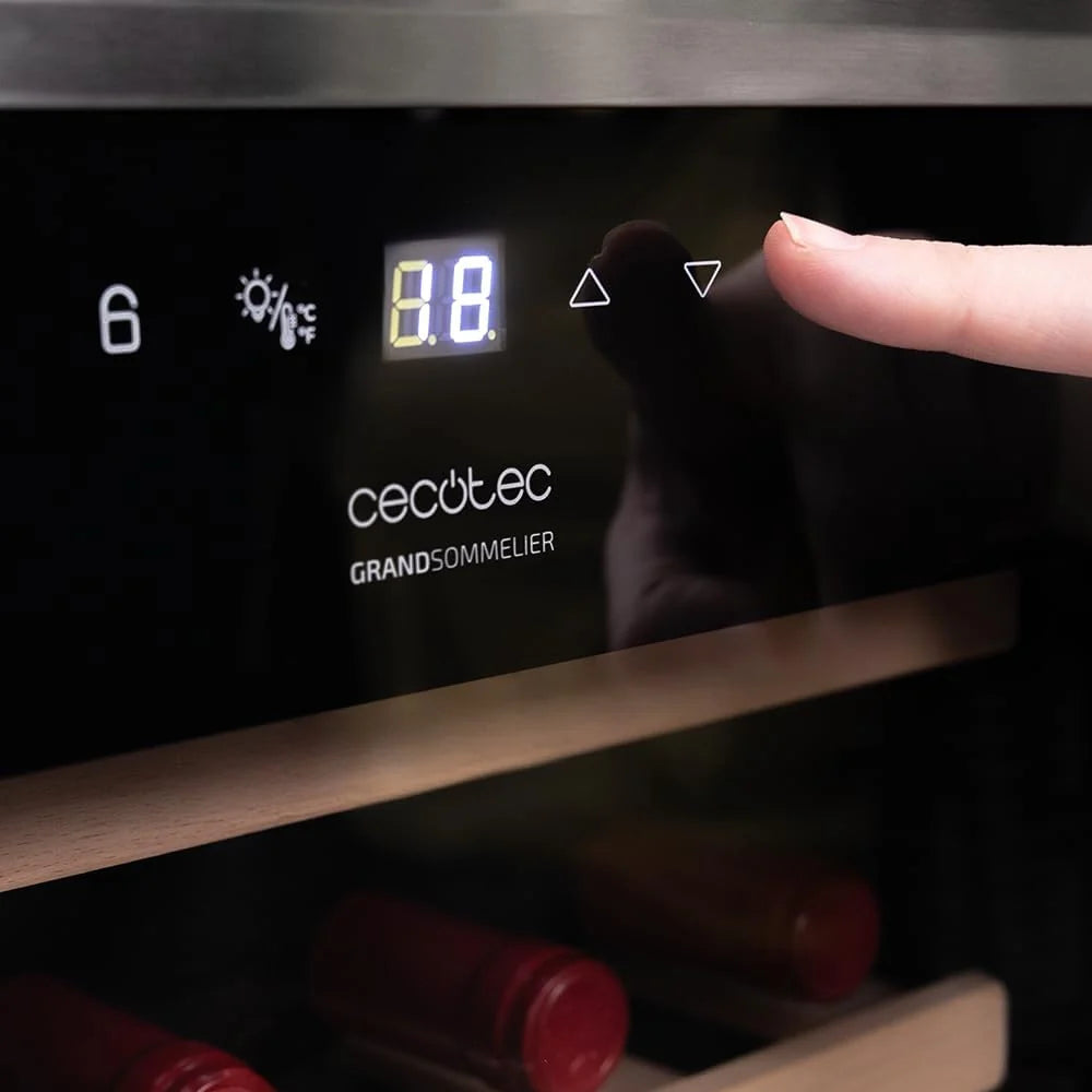 Cecotec Chłodziarka do wina 34 butelki Bolero Grandsommelier 34030 inox compressor, 80 L, Chłodzenie kompresorowe, Regulacja temperatury od 5 do 18ºC, Sterowanie dotykowe, Wyświetlacz, Oświetlenie LED wewnętrzne.