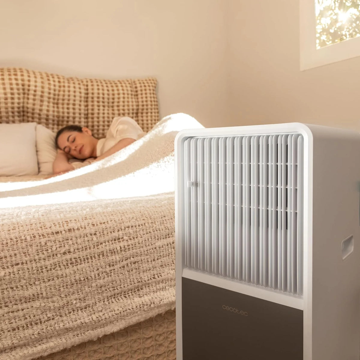Cecotec Przenośny Klimatyzator z Pilotem i Pompą Ciepła ForceClima 9450 Style Heating, 9000 BTU, Dotykowy, Wyświetlacz LED, 5 Trybów, 2 Prędkości, Osuszacz, Timer, 16 m², Biały
