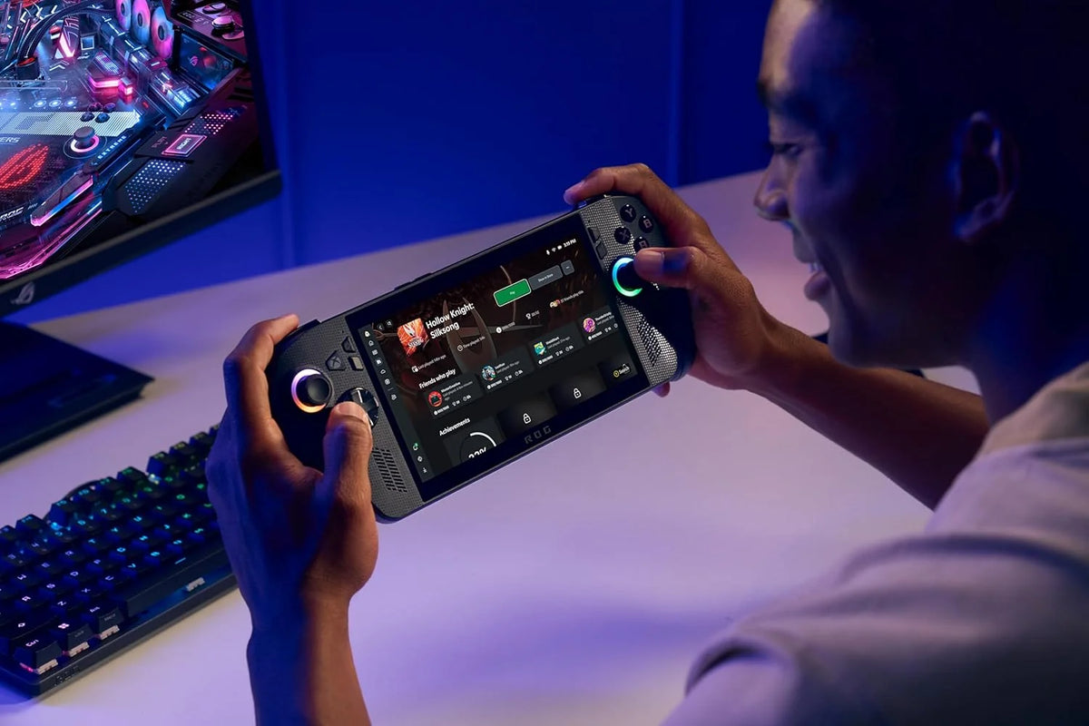 ASUS ROG Ally X - Konsola przenośna do gier 7" Full HD 120Hz (AMD Ryzen AI Z2 Extreme, 24GB RAM, 1TB SSD, Bateria 80Wh, Windows 11, Otrzymaj 3 miesiące darmowego Game Pass Premium) - Kolor Czarny