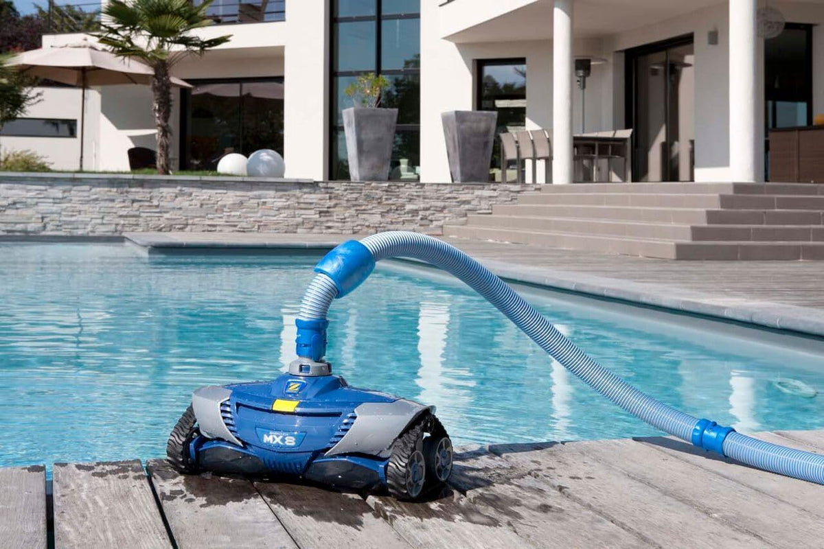 Hydrauliczny robot czyszczący basen Zodiac MX8 do basenów wpuszczanych o wymiarach do 12 x 6 m
