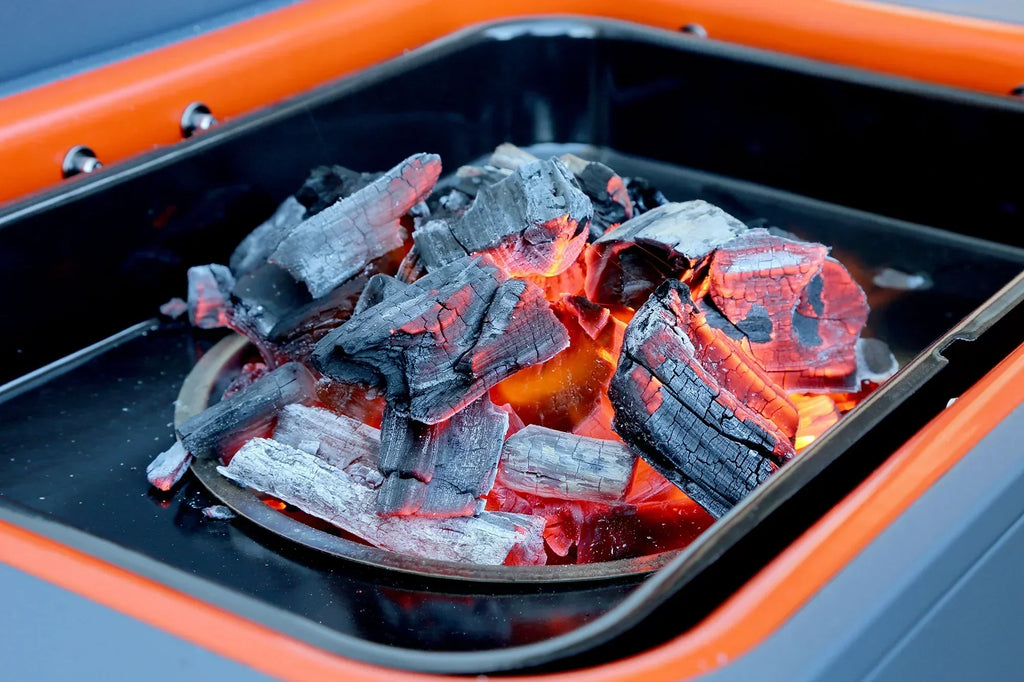 2026 Grill Węglowy z Zapłonem Elektrycznym – Szybkie Rozpalanie Płomieniem 1400W Fast Flame Ignition™ – Zawiera Rożen Obrotowy (15 kg) i Stojak
