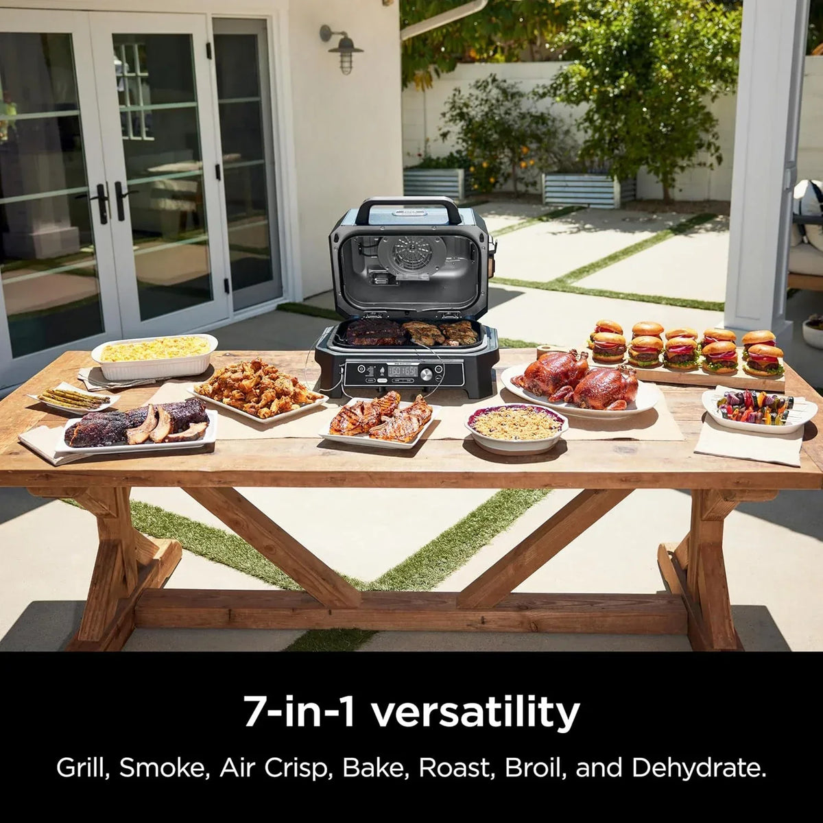 Ninja Woodfire Pro XL Grill i Wędzarnia Zewnętrzna, termometr, master grill 4 w 1, grill wędzarniczy, zewnętrzna frytownica powietrzna, piekarnik, przenośny, grill elektryczny, ciemnoszary, model OG850, 2026