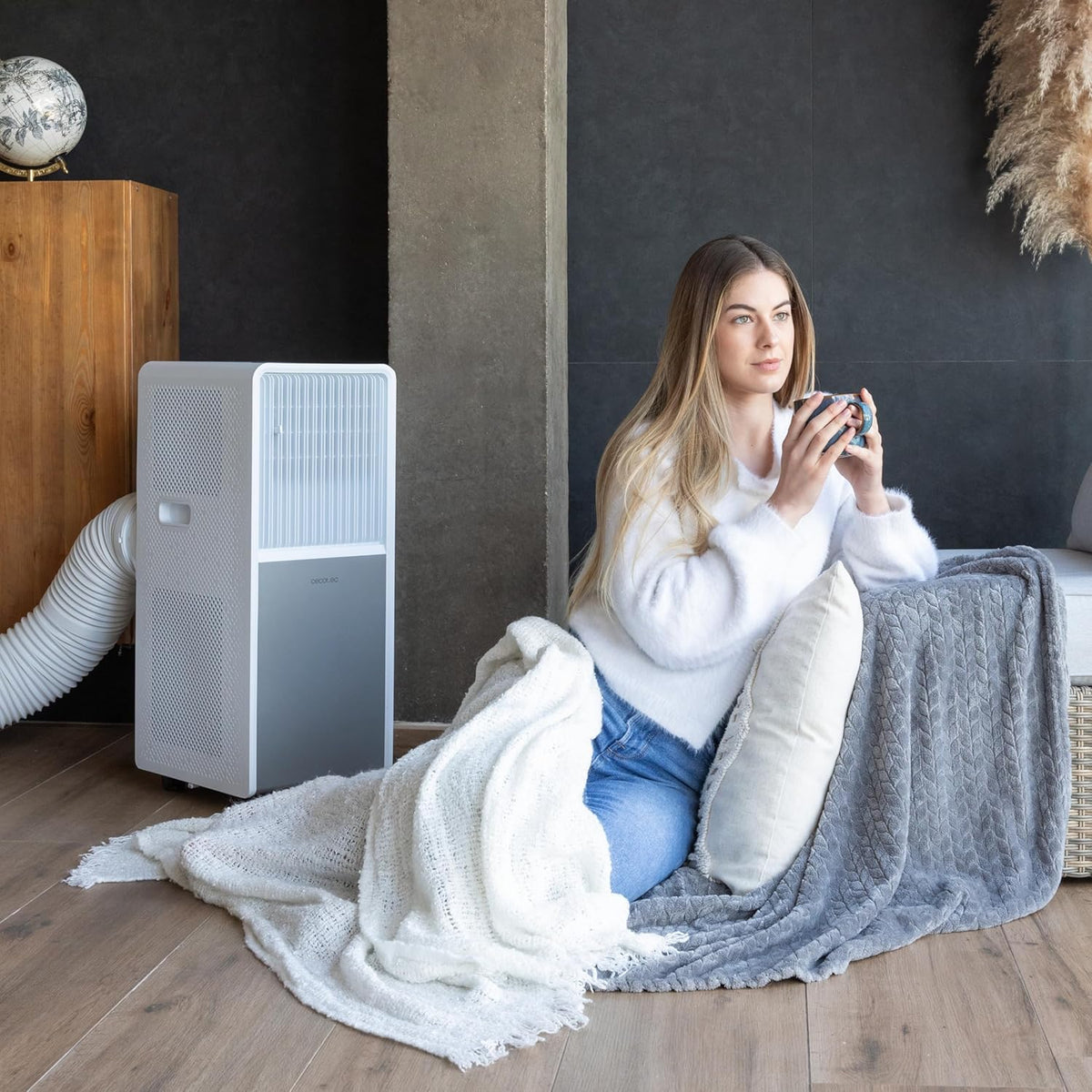 Cecotec Przenośny Klimatyzator z Pilotem i Pompą Ciepła ForceClima 9450 Style Heating, 9000 BTU, Dotykowy, Wyświetlacz LED, 5 Trybów, 2 Prędkości, Osuszacz, Timer, 16 m², Biały