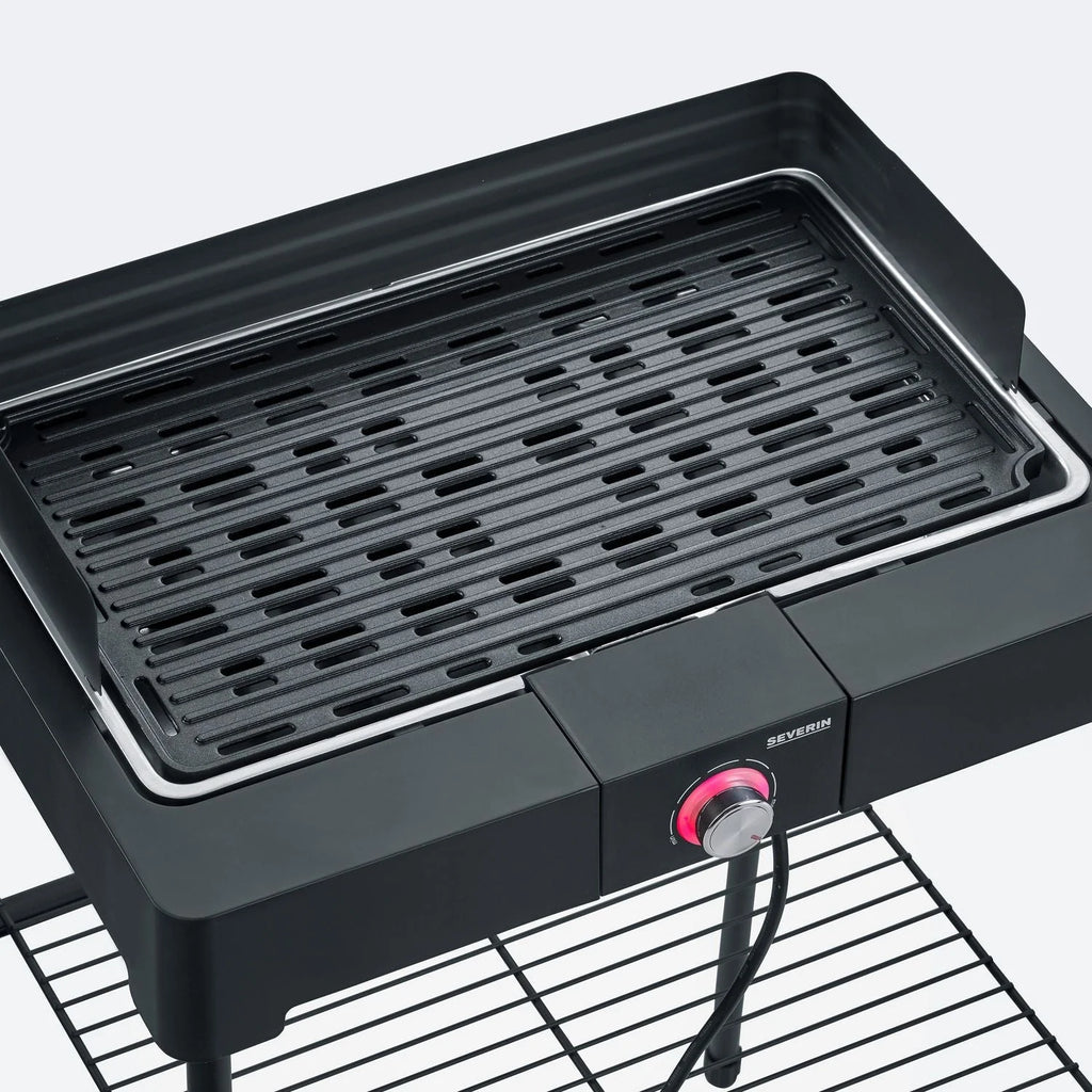 Grill elektryczny z pokrywą i rusztem rowkowanym 2200 W PG 8568 Severin